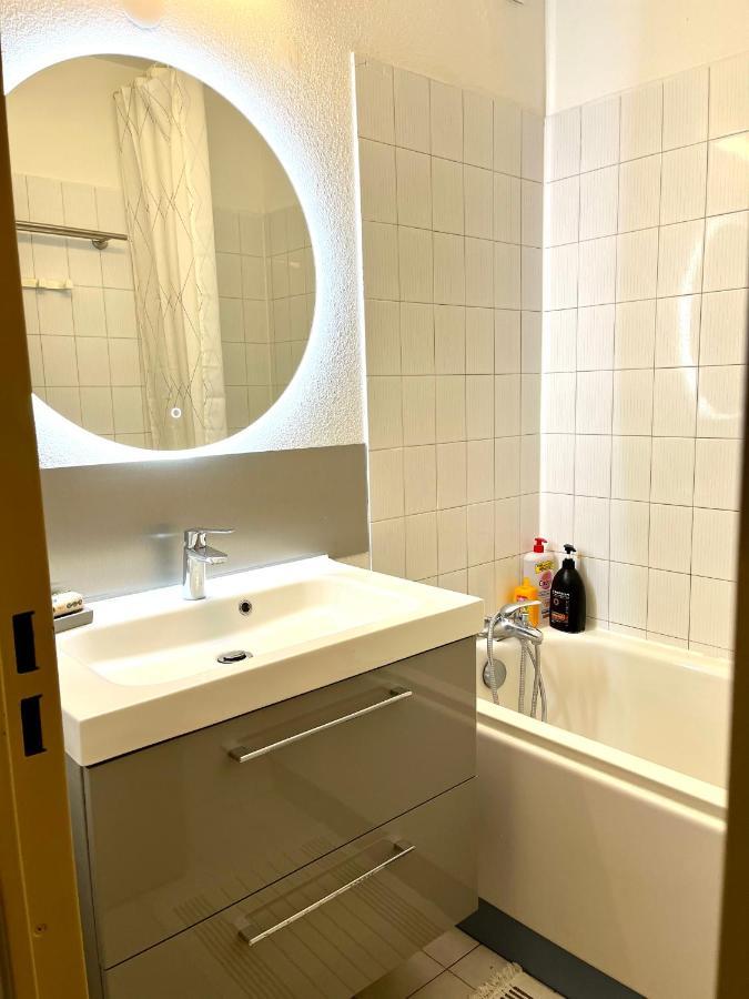 Le Sud Et Piscine Apartment *